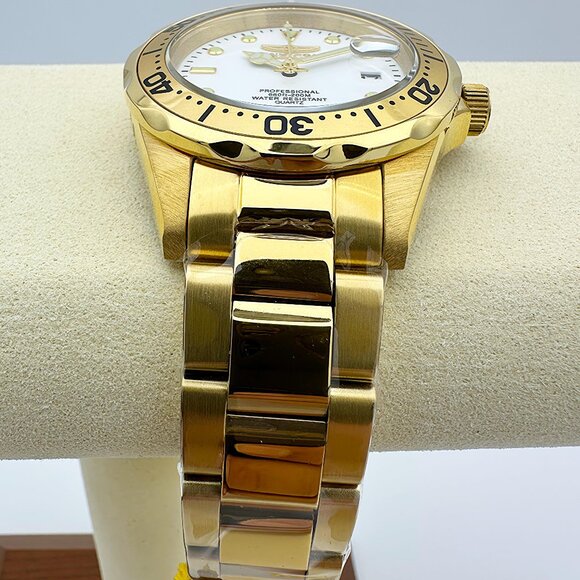 NEW Invicta Men's Pro Diver Quartz Watch with White Dial Yellow Gold Bracelet - Picture 8 of 9